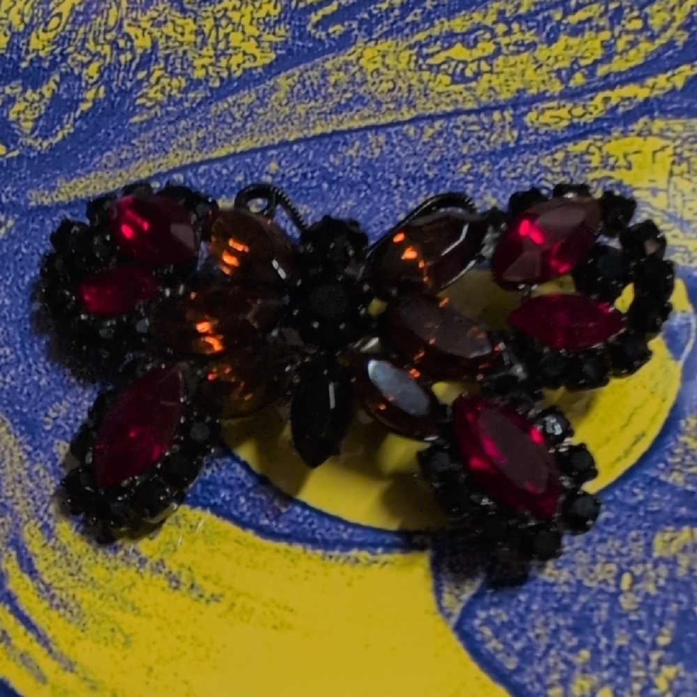Source Unknown Black And Red Gemstone Brooch - image 5